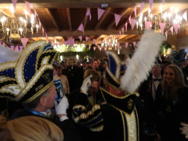 Aanbieden hofauto en receptie Stadsprins