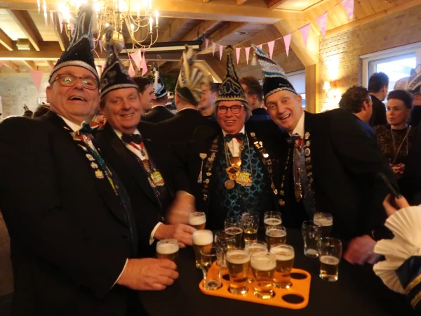 Aanbieden hofauto en receptie Stadsprins