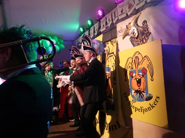 Opkomst 28e Markies Siepeljonkers