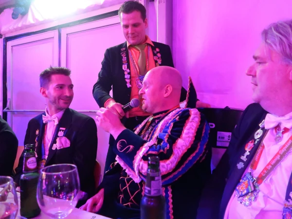 Gala Hènige Slepvèènt