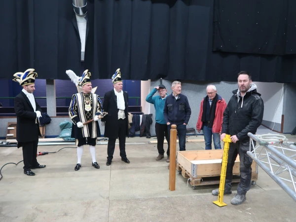 Eerste paal, snert van Henny en fotomoment Hofauto's Wiefferink