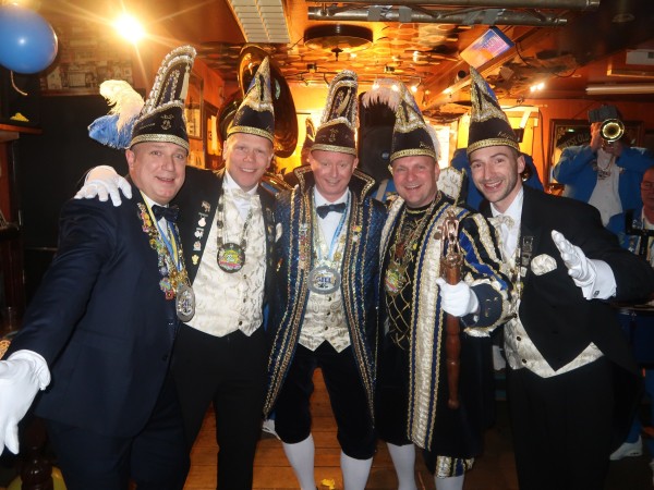 Brunch oud Prinsen, Borrelmiddag Smoezen & Neugoamd