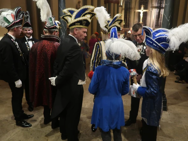 Carnavalsmis & bezoek Kadolstermennekes