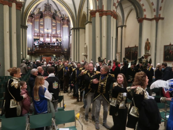 Carnavalsmis & bezoek Kadolstermennekes