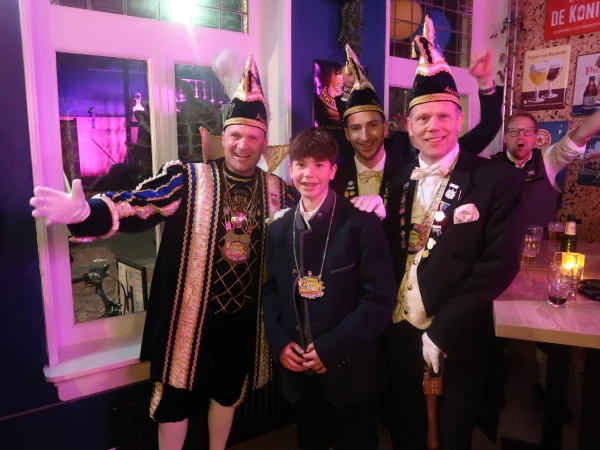 Carnavalsmis & bezoek Kadolstermennekes