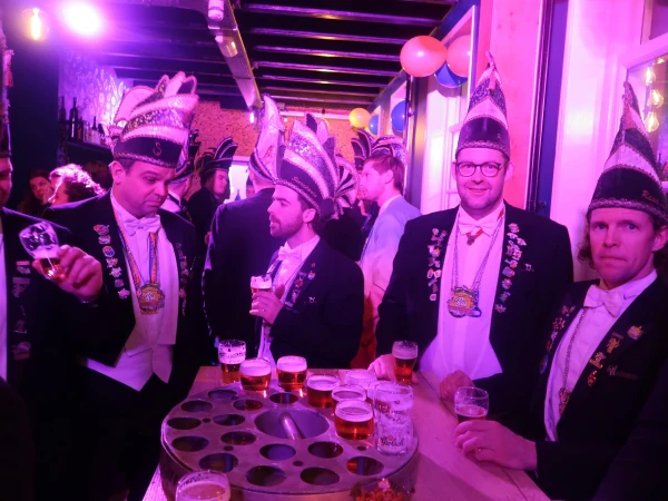 Carnavalsmis & bezoek Kadolstermennekes