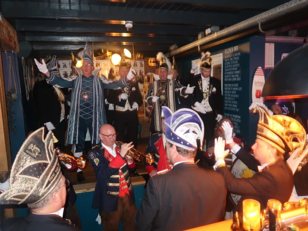 Carnavalsmis & bezoek Kadolstermennekes