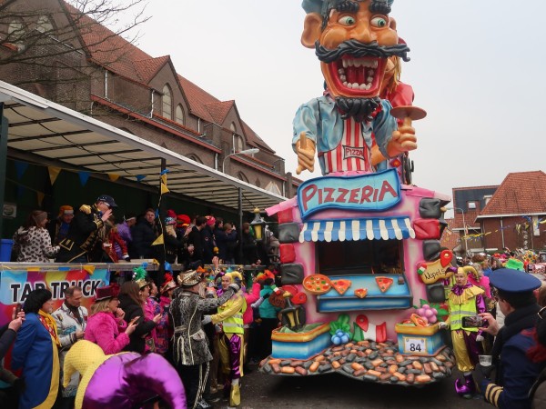 Fruhshoppen Agelo & optocht Oldenzaal