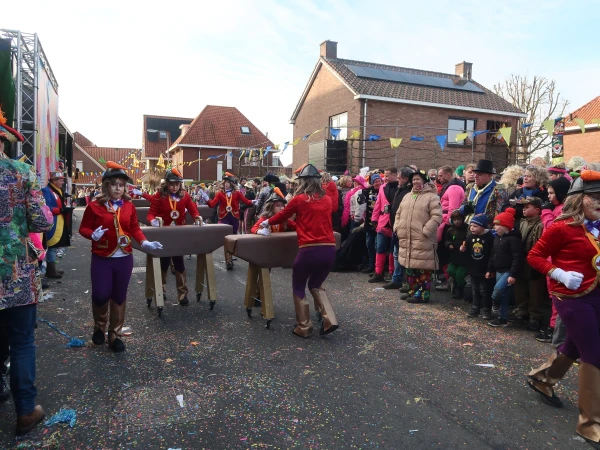 Fruhshoppen Agelo & optocht Oldenzaal