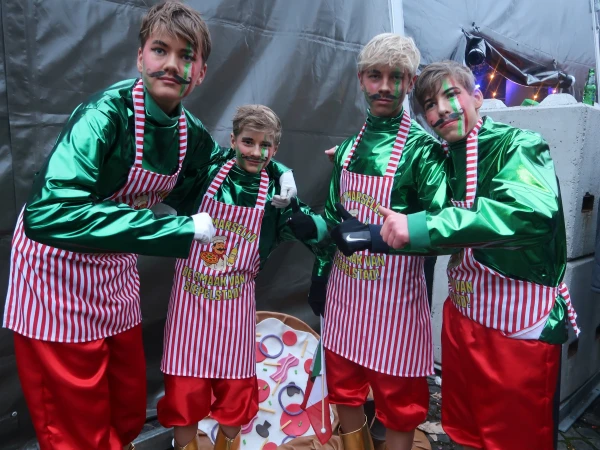 Fruhshoppen Agelo & optocht Oldenzaal